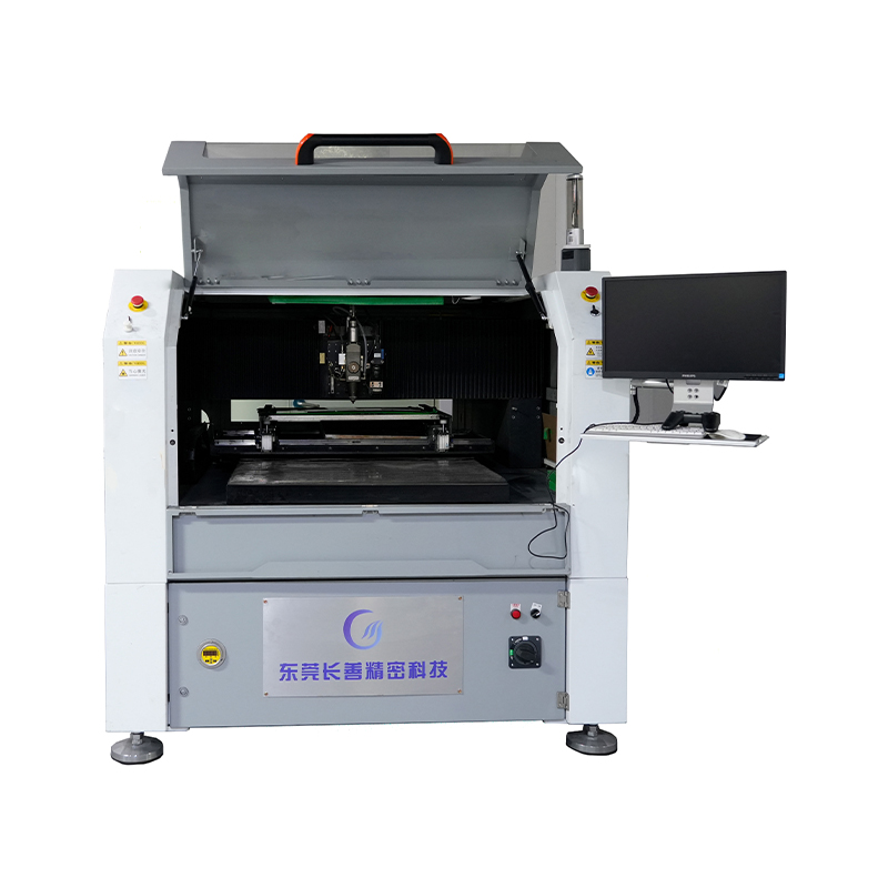 How does the optical path system of a Gantry dual-drive laser cutting machine address the beam quality attenuation problem during long-distance transmission?